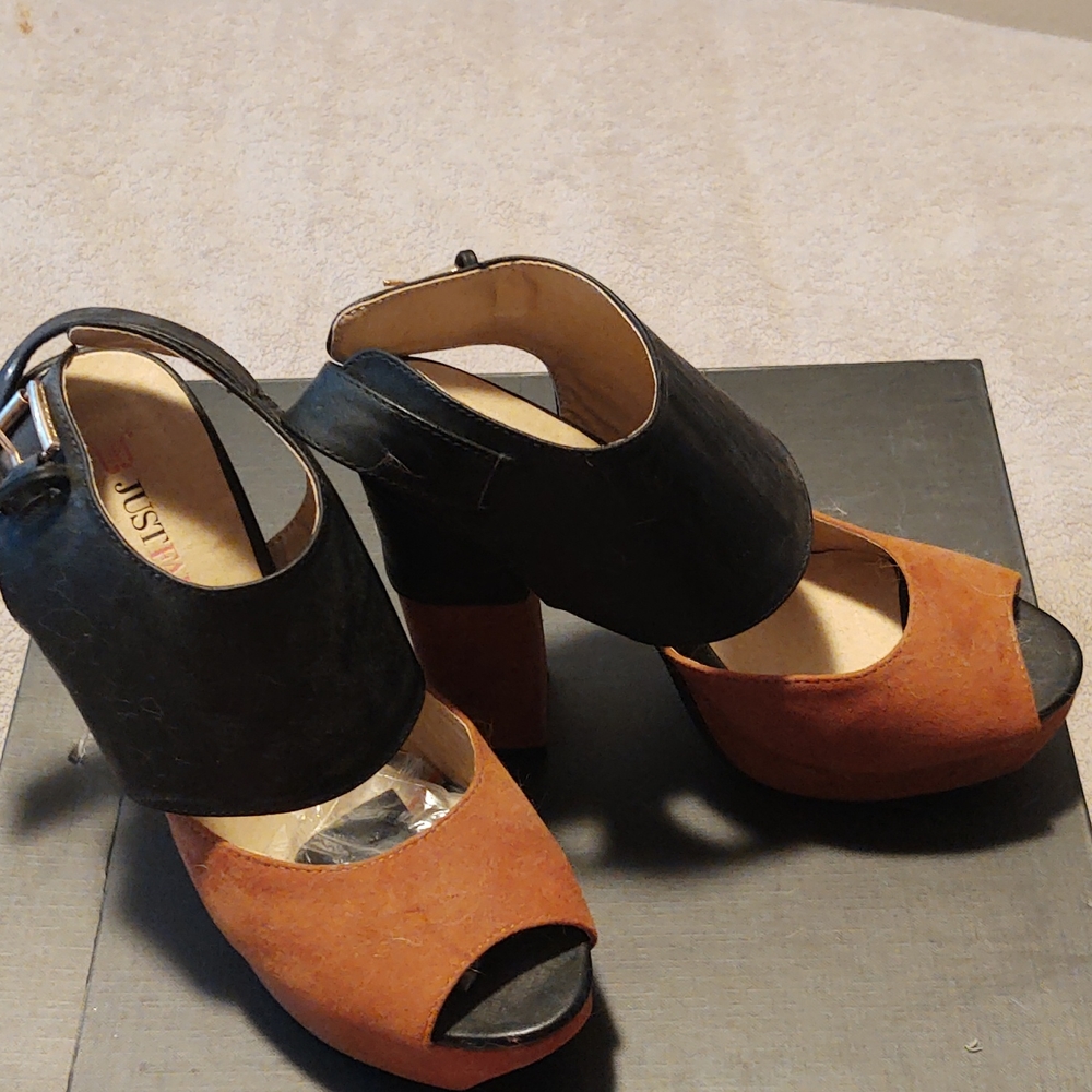 Women's heels. Size 8.5. JustFab. Used.